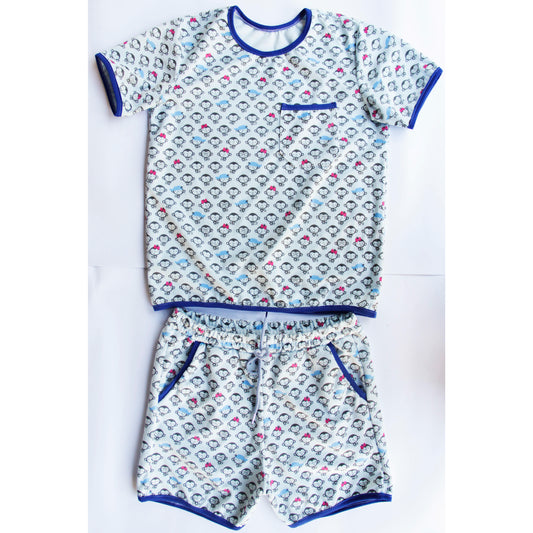 T-shirt and shorts for diaper lovers