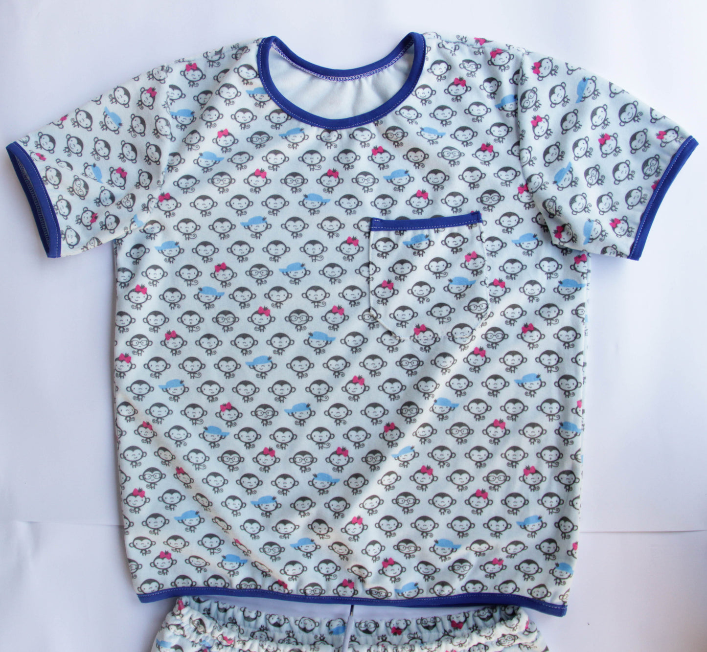 T-shirt and shorts for diaper lovers