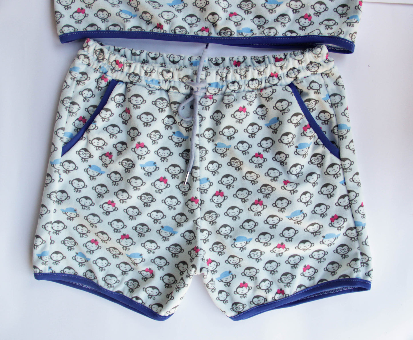 T-shirt and shorts for diaper lovers